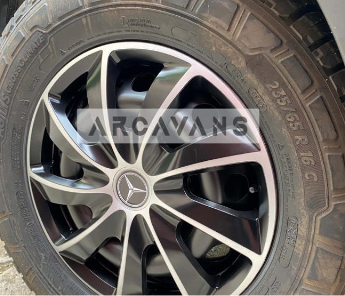 Mercedes Sprinter-11